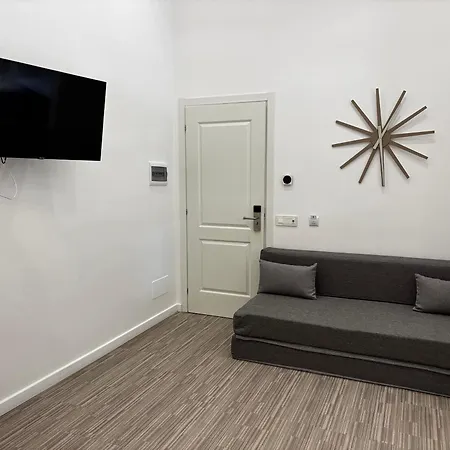 & Loft דירה *